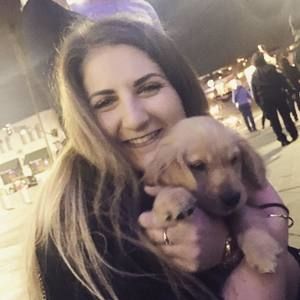 Meet your Posher, Danielle